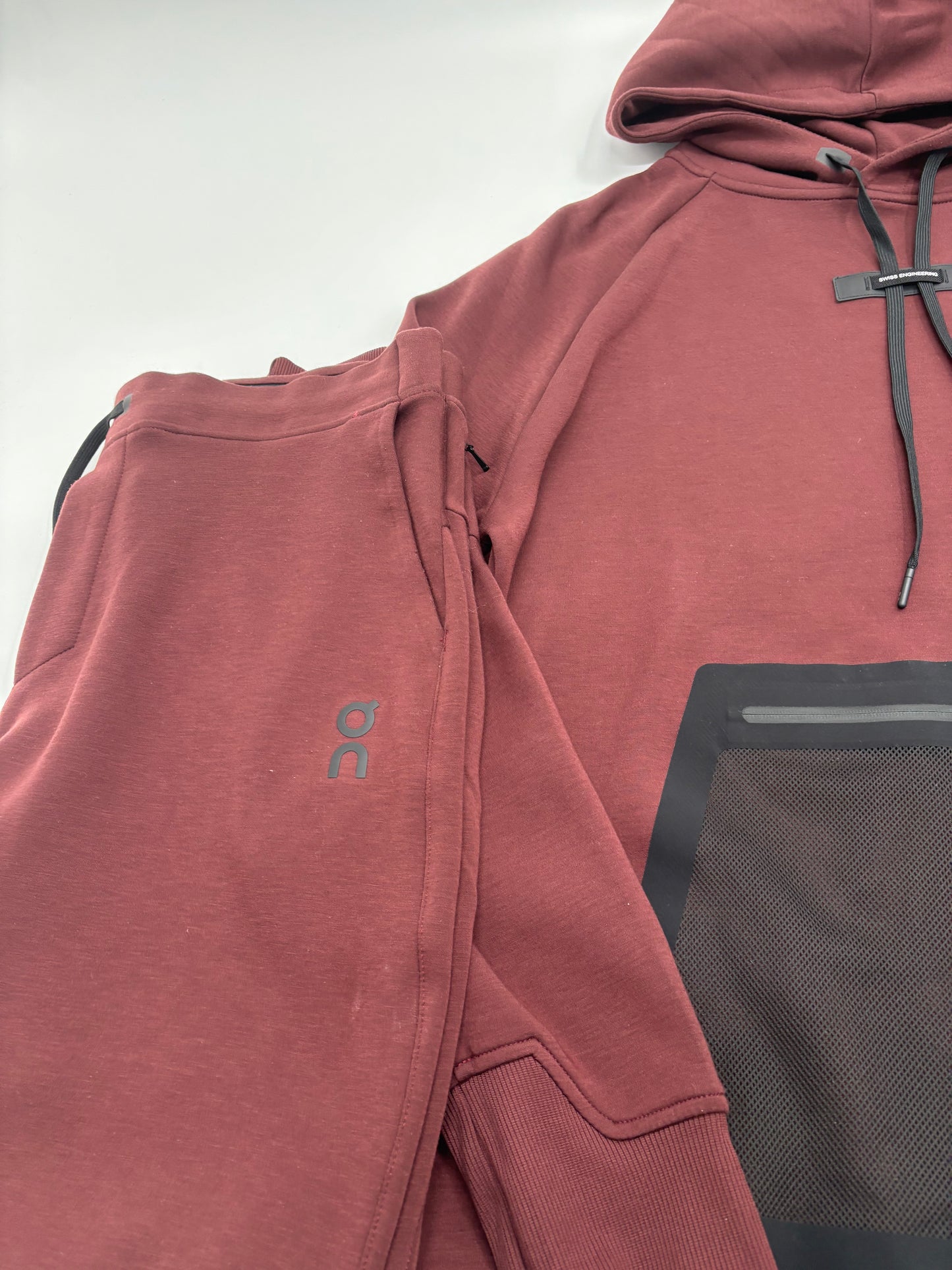 ON RUNNING TRACKSUIT