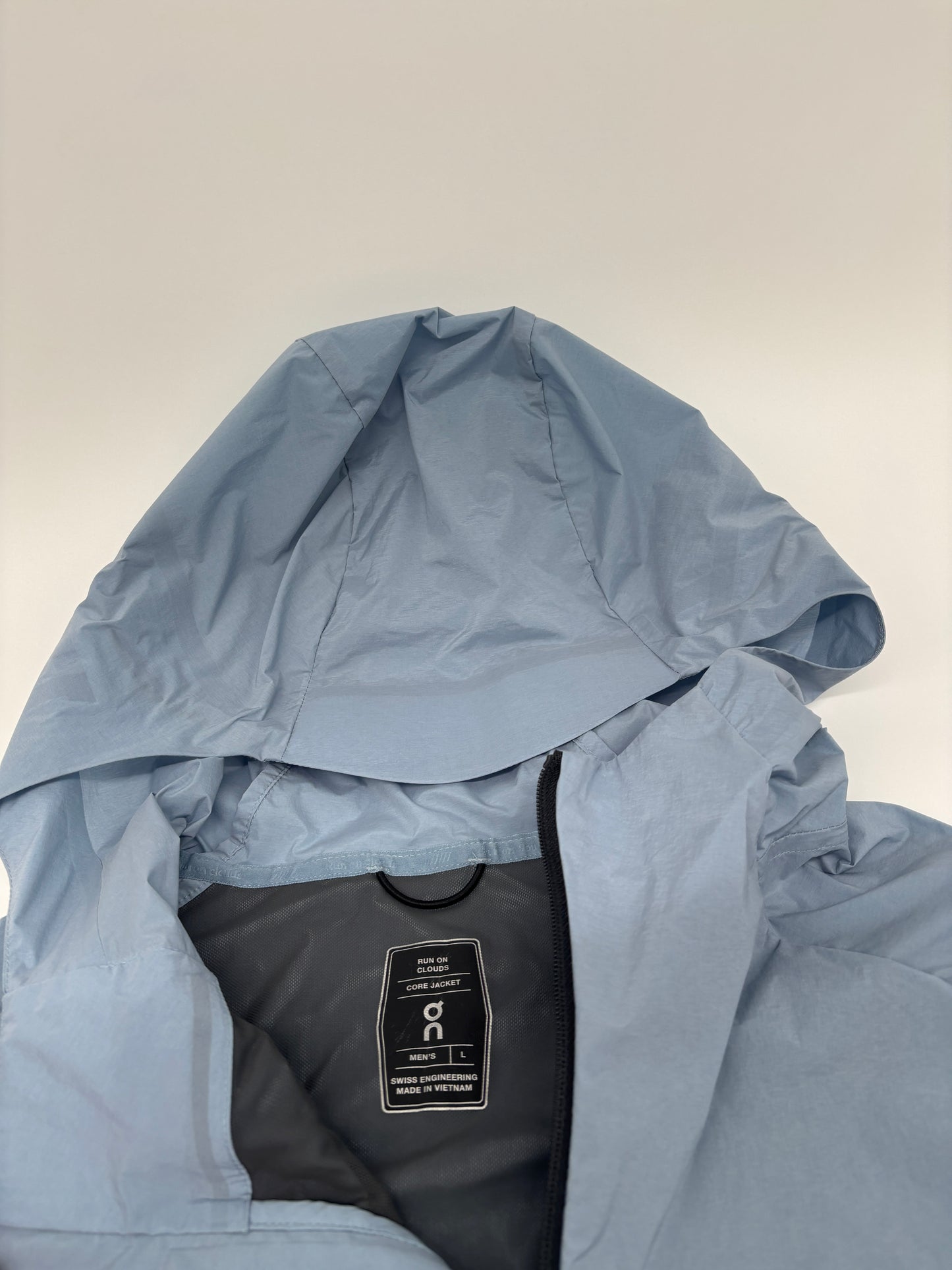 ON RUNNING JACKET