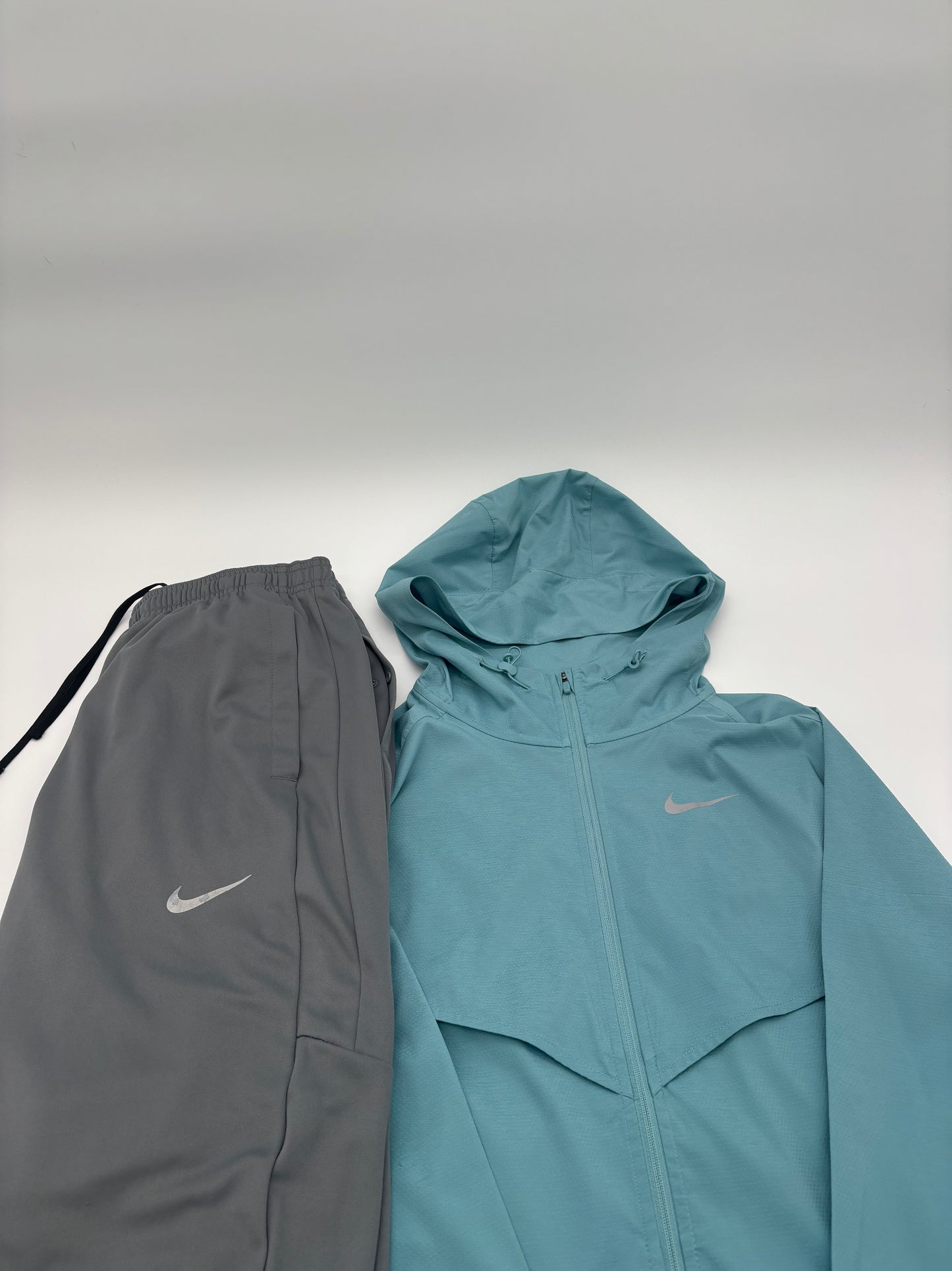 NIKE TRACKSUIT