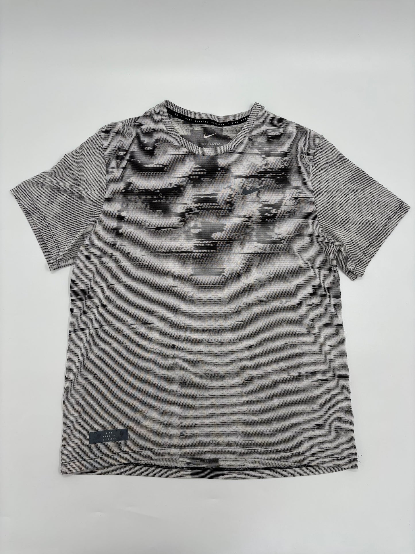NIKE T-SHIRT