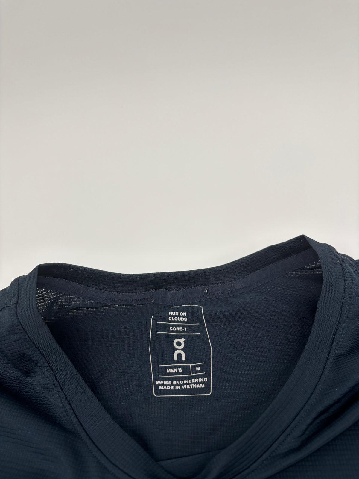 ON RUNNING T-SHIRT