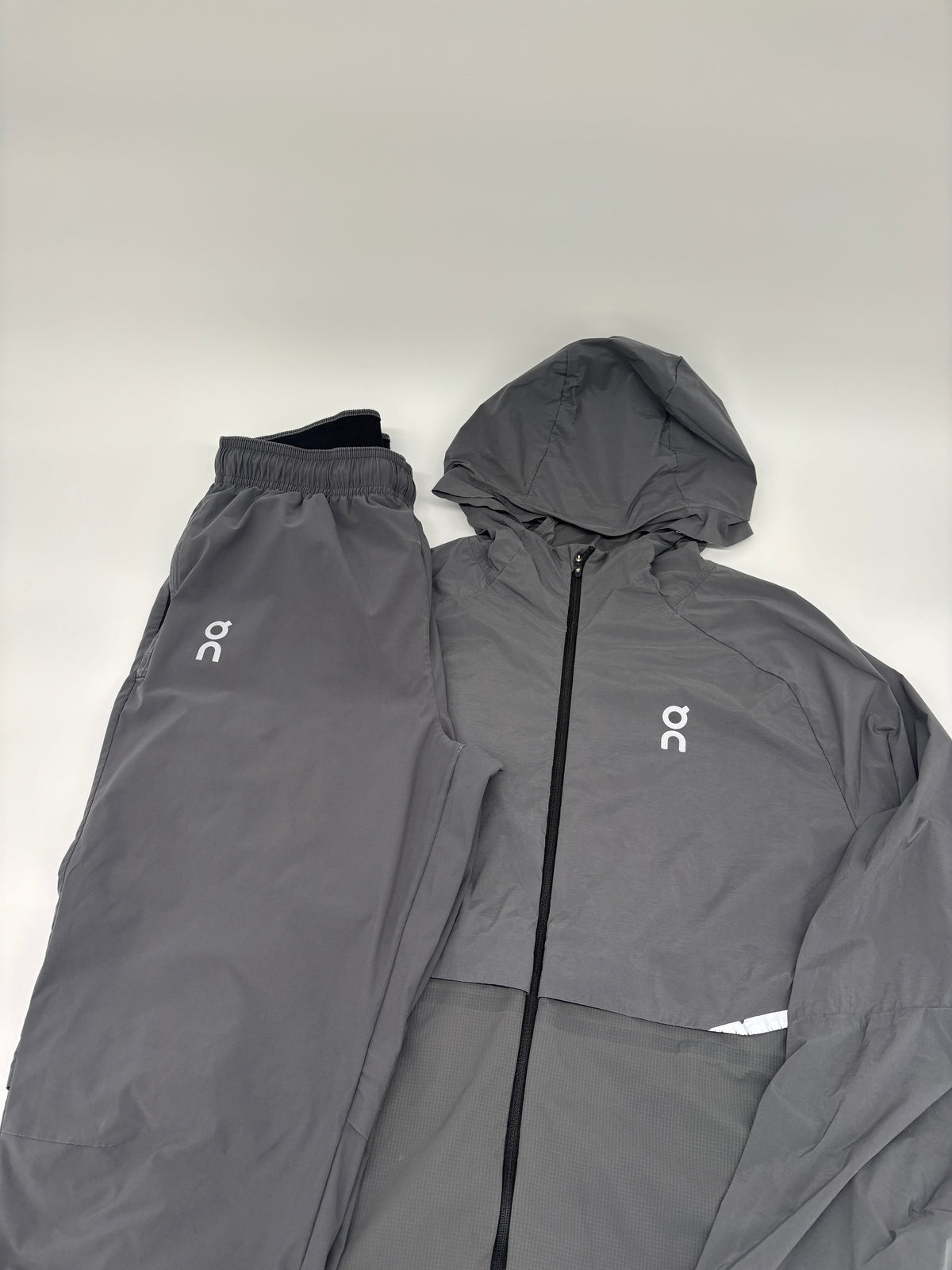 ON RUNNING TRACKSUIT
