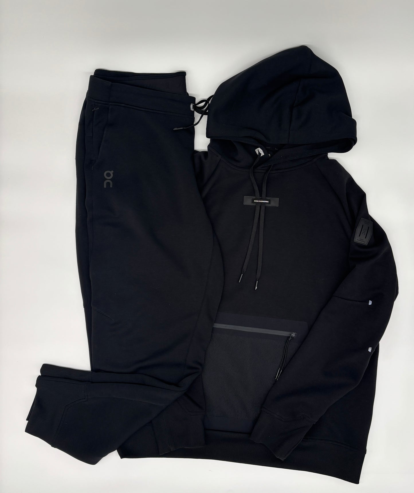 ON RUNNING TRACKSUIT