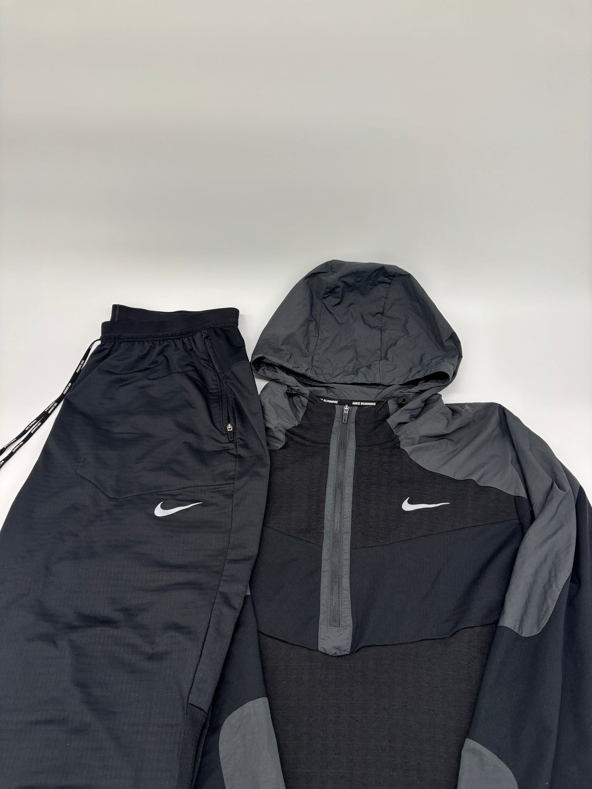 NIKE TRACKSUIT