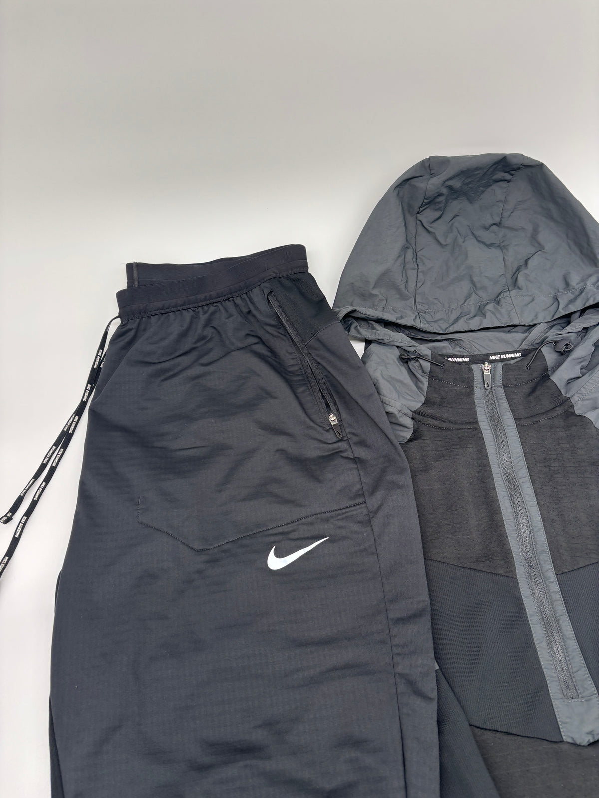 NIKE TRACKSUIT