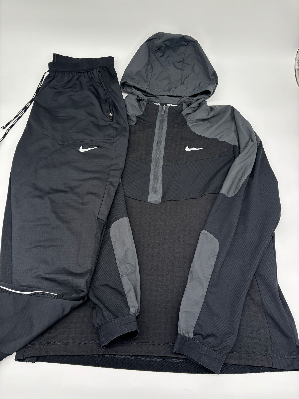 NIKE TRACKSUIT