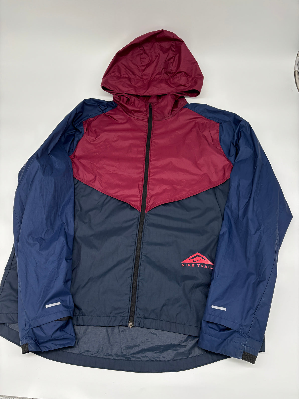 NIKE TRAIL JACKET